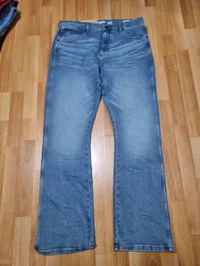 Jeans Wrangler Slim Boot nuevos - miniatura 2