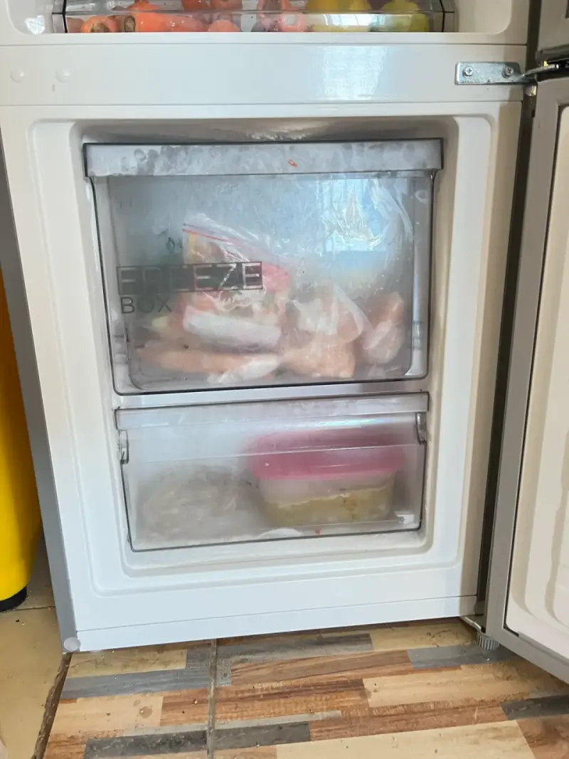Refrigerador Midea - 2