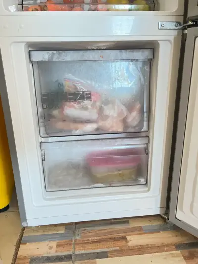 Refrigerador Midea - miniatura 2