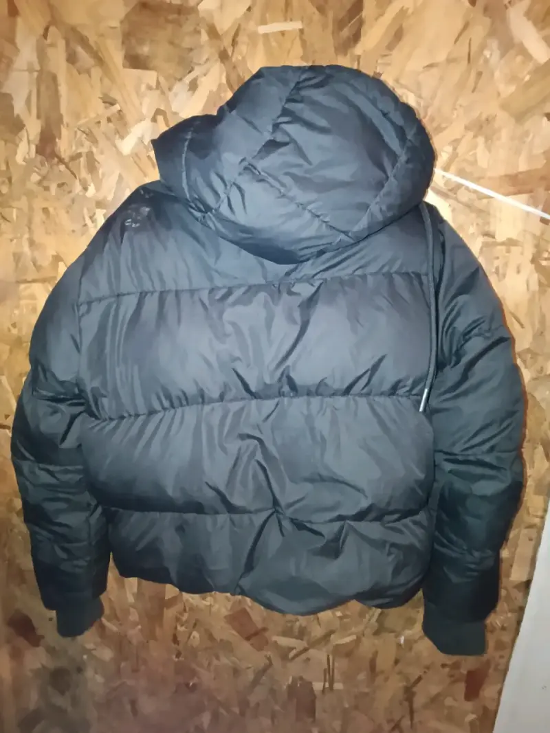 Parka negra con capucha - 2