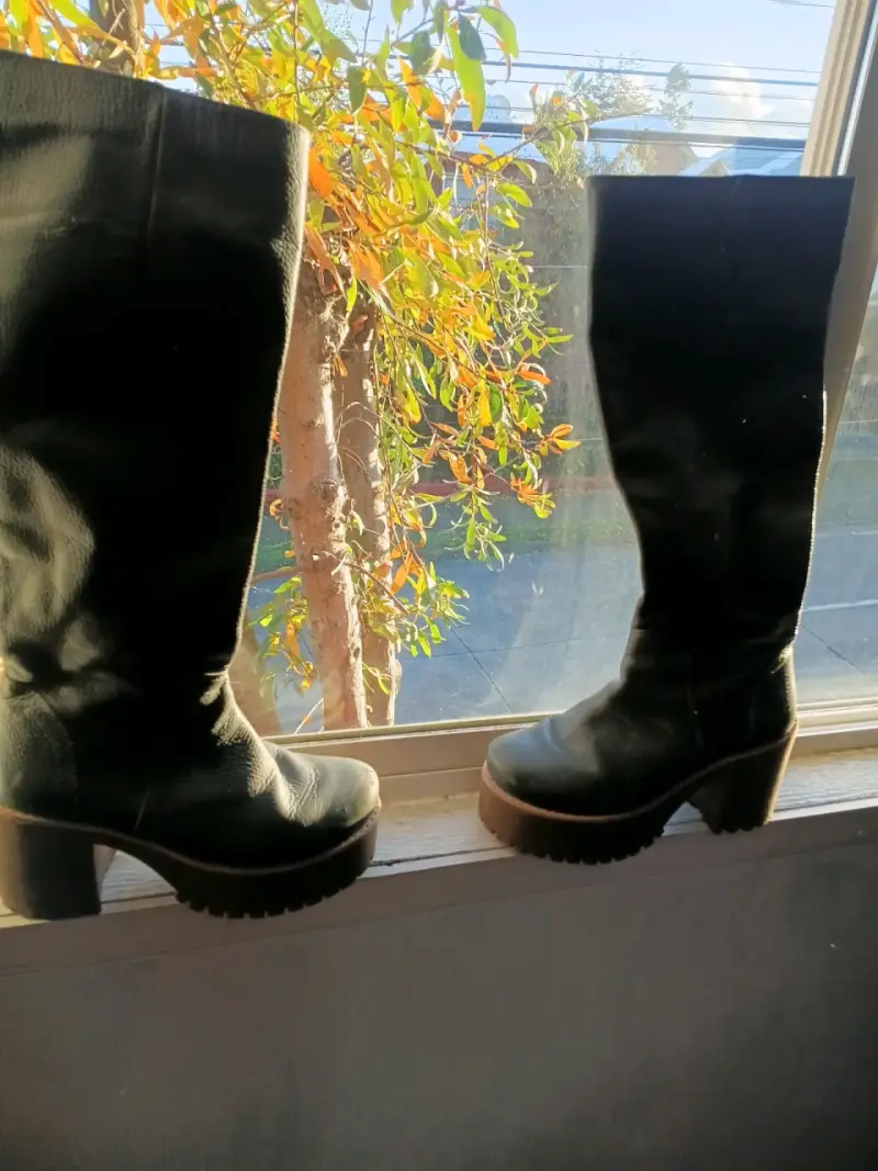 Botas negras de cuero con plataforma - 2