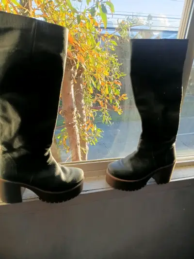 Botas negras de cuero con plataforma - miniatura 2