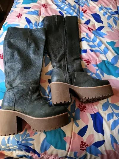 Botas negras de cuero con plataforma - miniatura 3