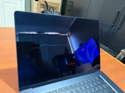 MacBook Air M5 de 15” - miniatura 3