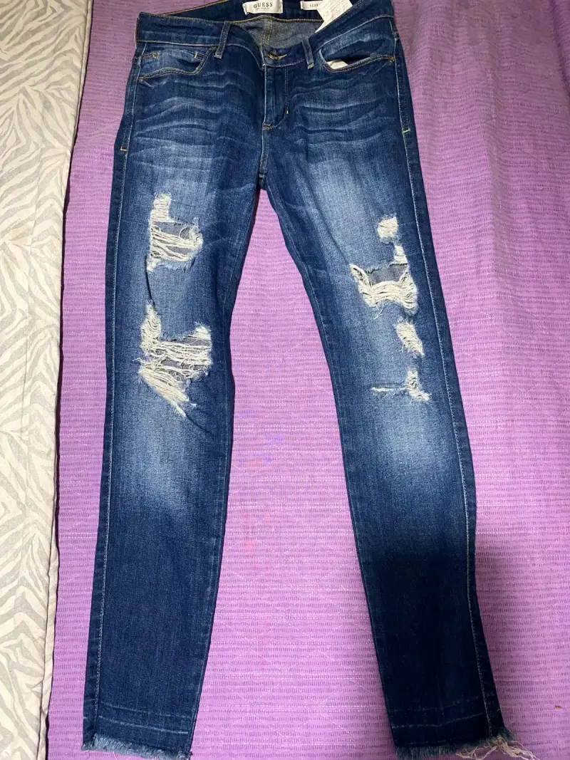 Jeans desgastados azul oscuro talla 38 marca Guess - 1