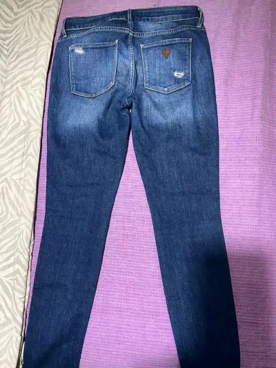 Jeans desgastados azul oscuro talla 38 marca Guess - miniatura 2