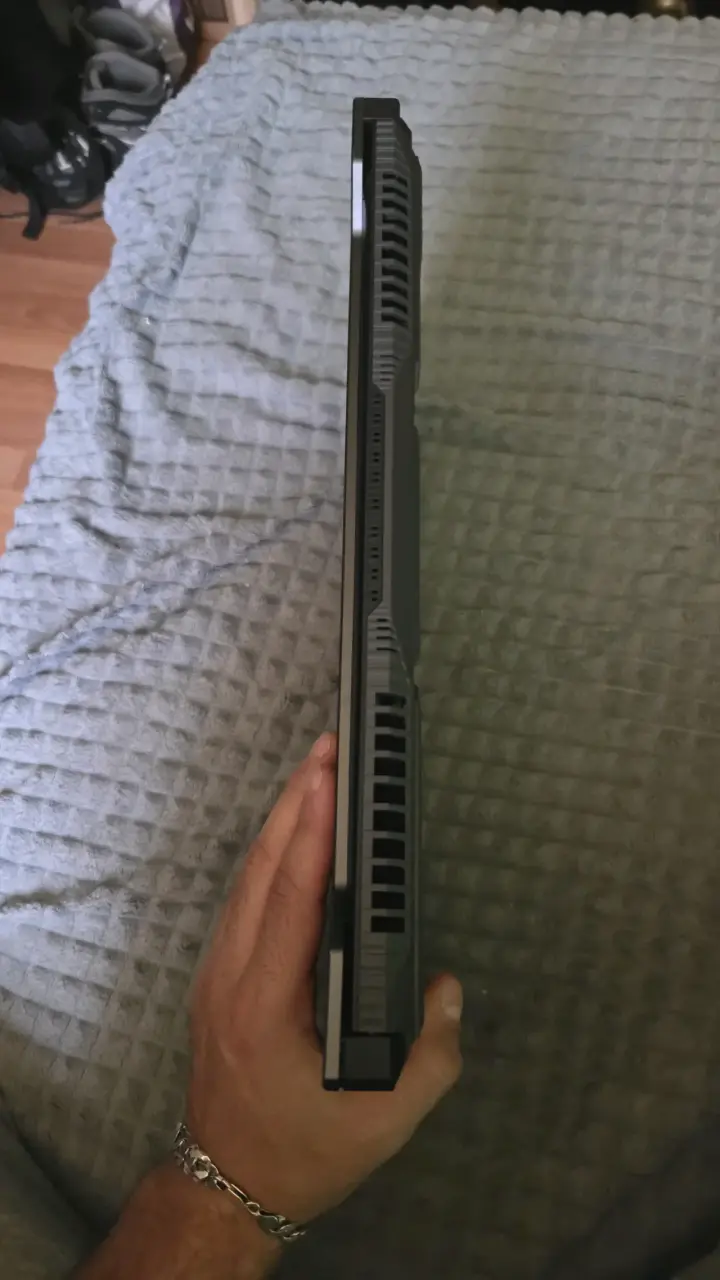 Laptop ASUS con RTX 4060 - 5