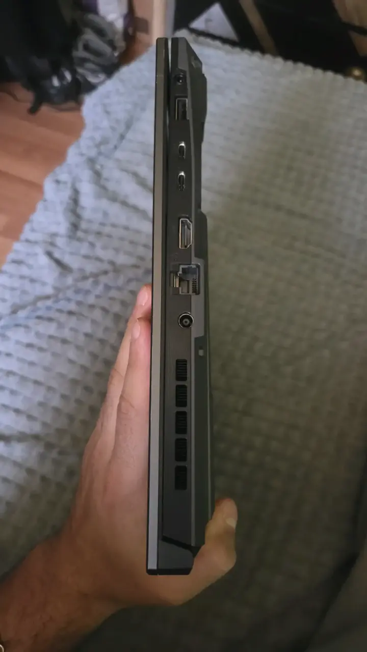 Laptop ASUS con RTX 4060 - 6