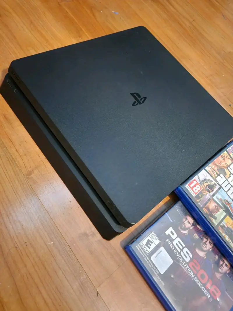 Ps4 slim 1TB - 2