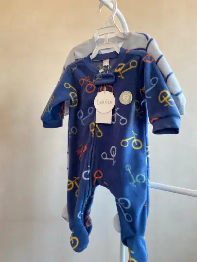 Pijama bebé azul con bicis - miniatura 2