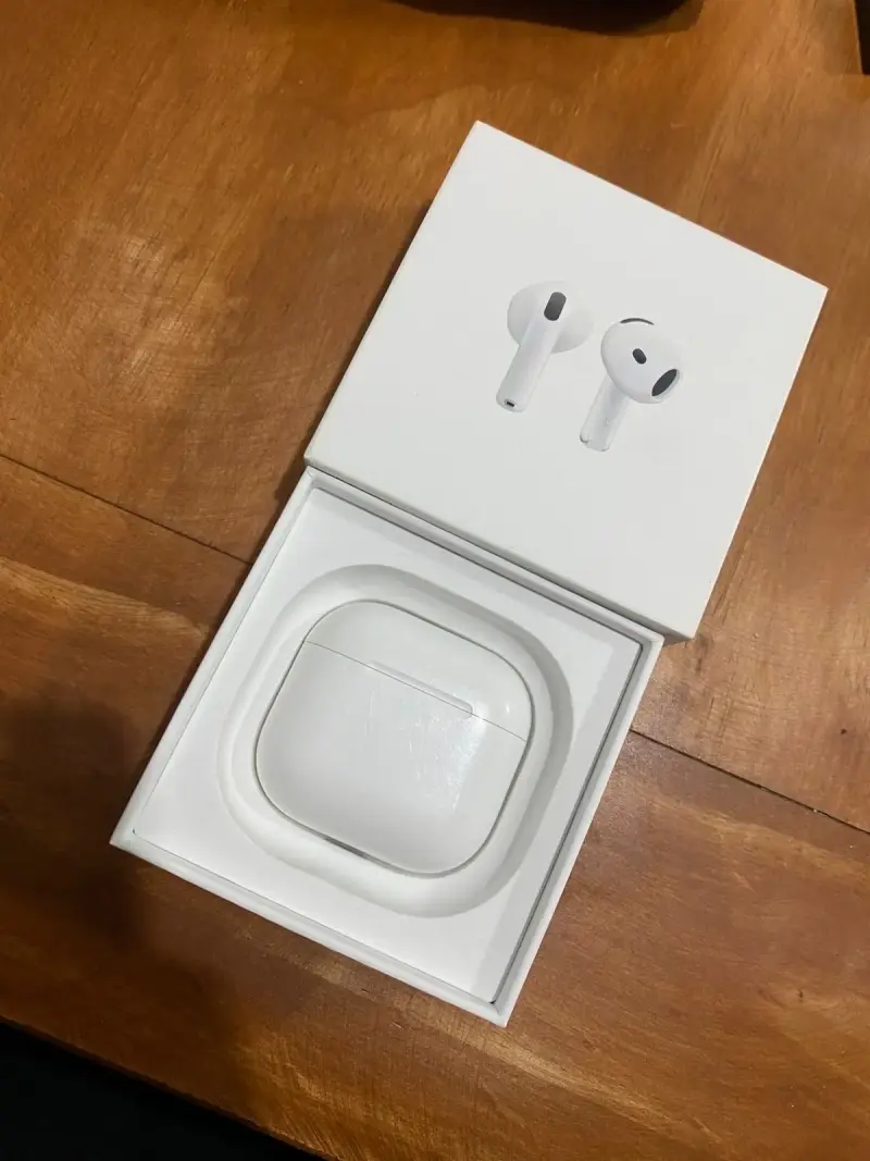 Airpods 4 - 1