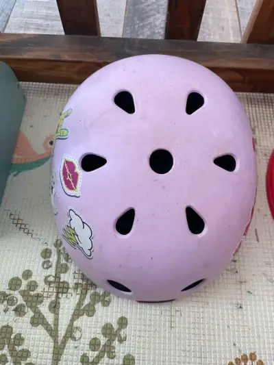 Casco infantil rosa con stickers IBIKES - miniatura 1