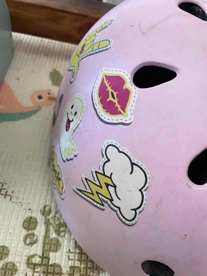 Casco infantil rosa con stickers IBIKES - 2