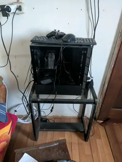 PC gamer con periféricos - miniatura 4
