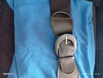 Polera azul piedra con cinturón negro - miniatura 5