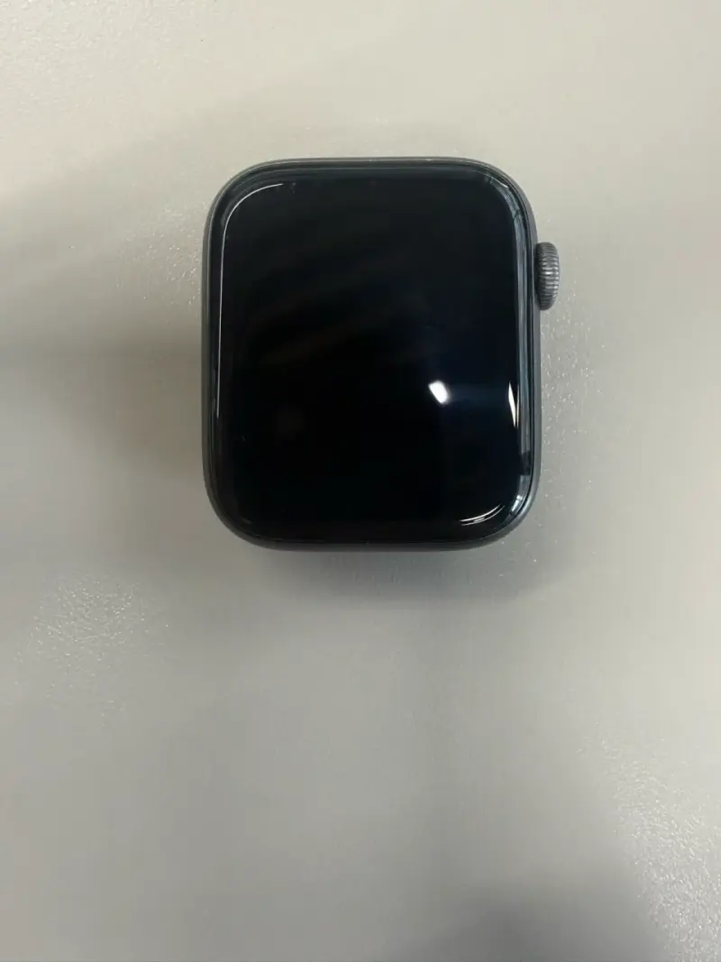 Reloj inteligente con correa negra - 4