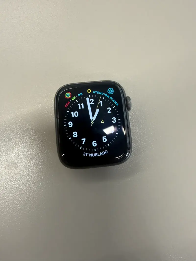 Reloj inteligente con correa negra - 5