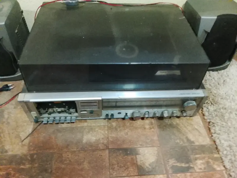 Tocadiscos Ledsonic 2800 con parlantes - 3