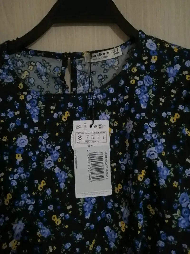 Vestido floral negro con azul - 2