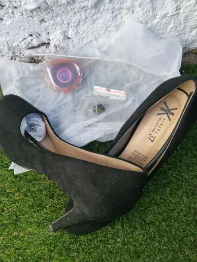 Tacones negros de gamuza - miniatura 1