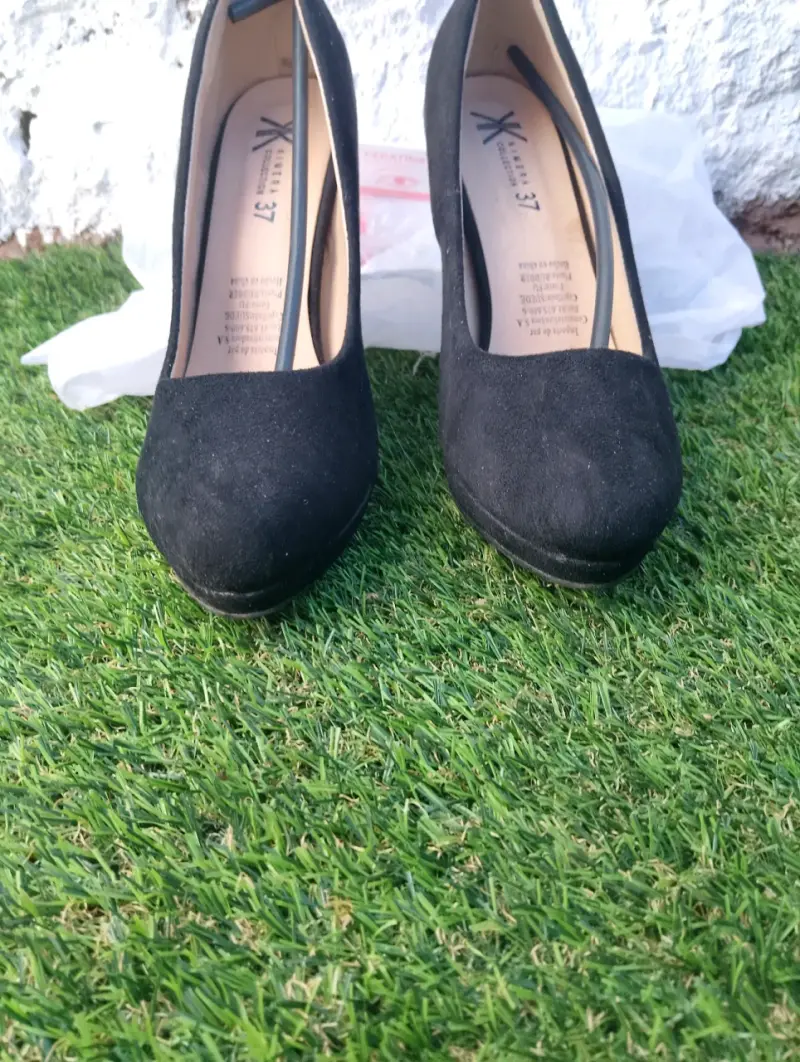 Tacones negros de gamuza - 3