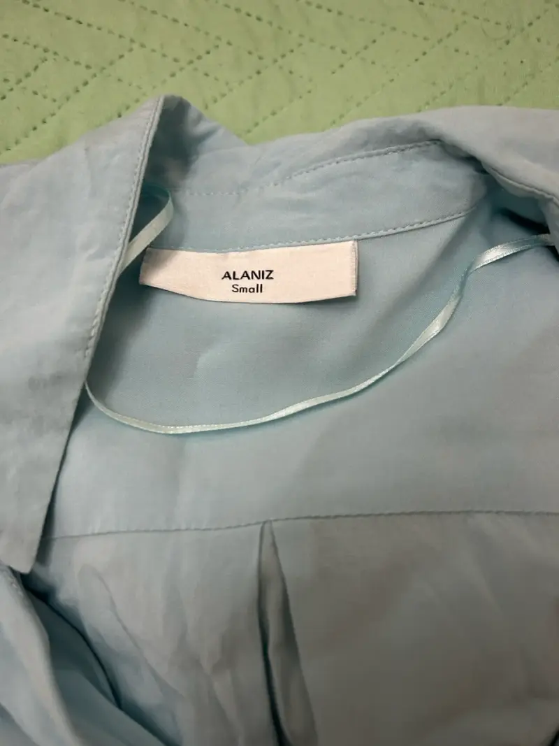 Camisa celeste Alaniz talla S - 2