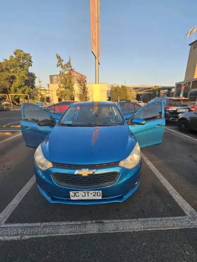 Auto Chevrolet Sail azul 2017 en buen estado - miniatura 1