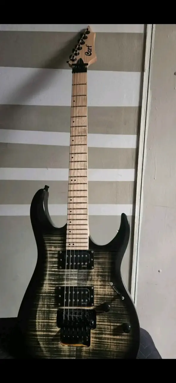 Guitarra eléctrica Cort x300 - 1