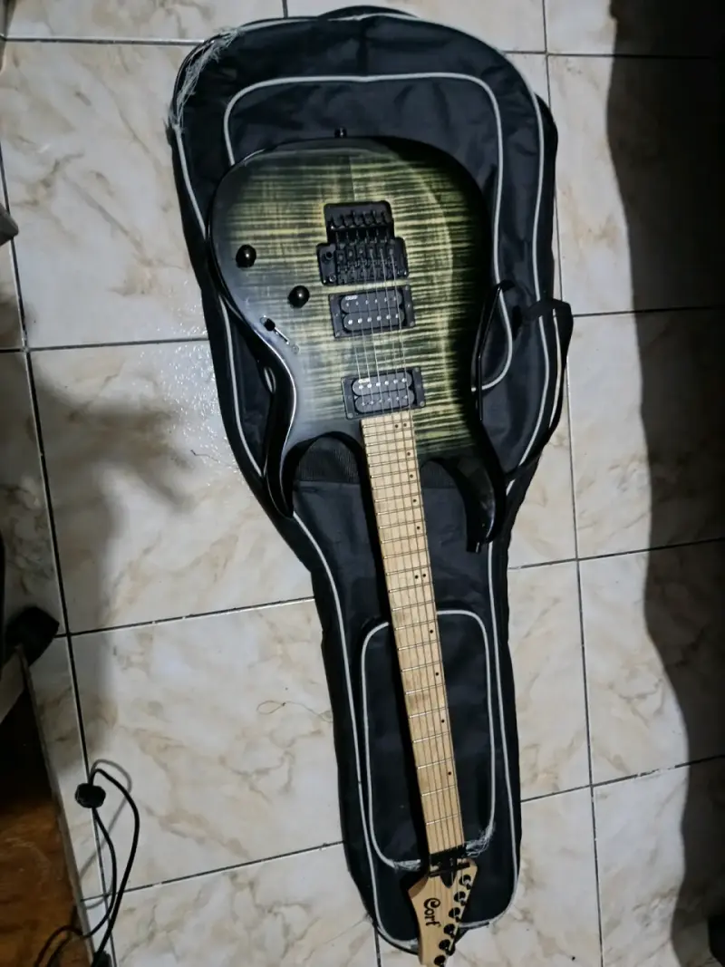 Guitarra eléctrica Cort x300 - 6
