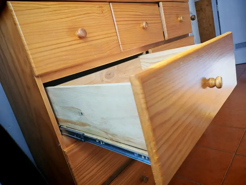 Cómoda de madera pura con cajones - 2