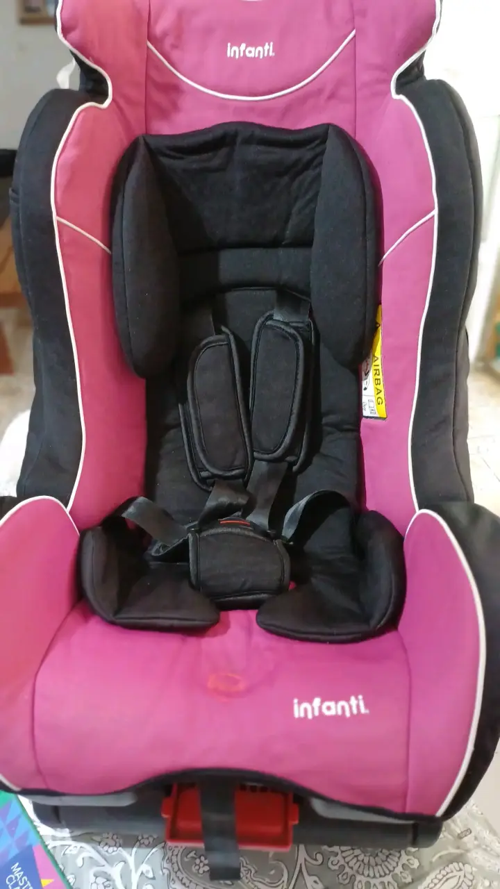 Silla de auto Infanti rosada - 1