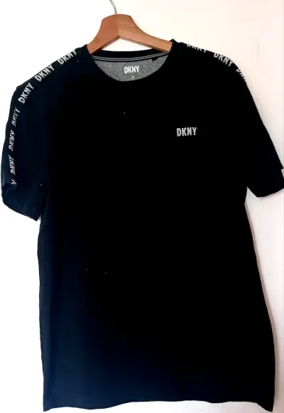 Polera negra DKNY talla SM - miniatura 2