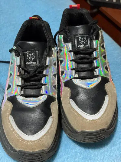 Zapatillas con detalles holográficos - miniatura 4