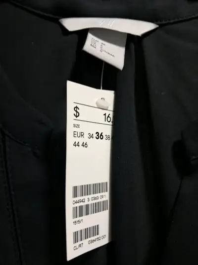 Blusa negra manga larga - miniatura 3