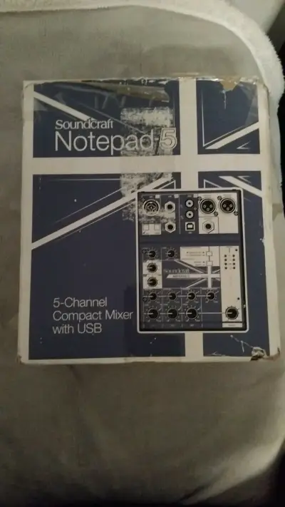 Mezclador compacto Soundcraft Notepad 5 - miniatura 1