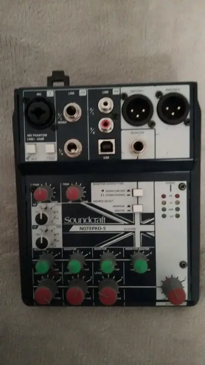 Mezclador compacto Soundcraft Notepad 5 - miniatura 3