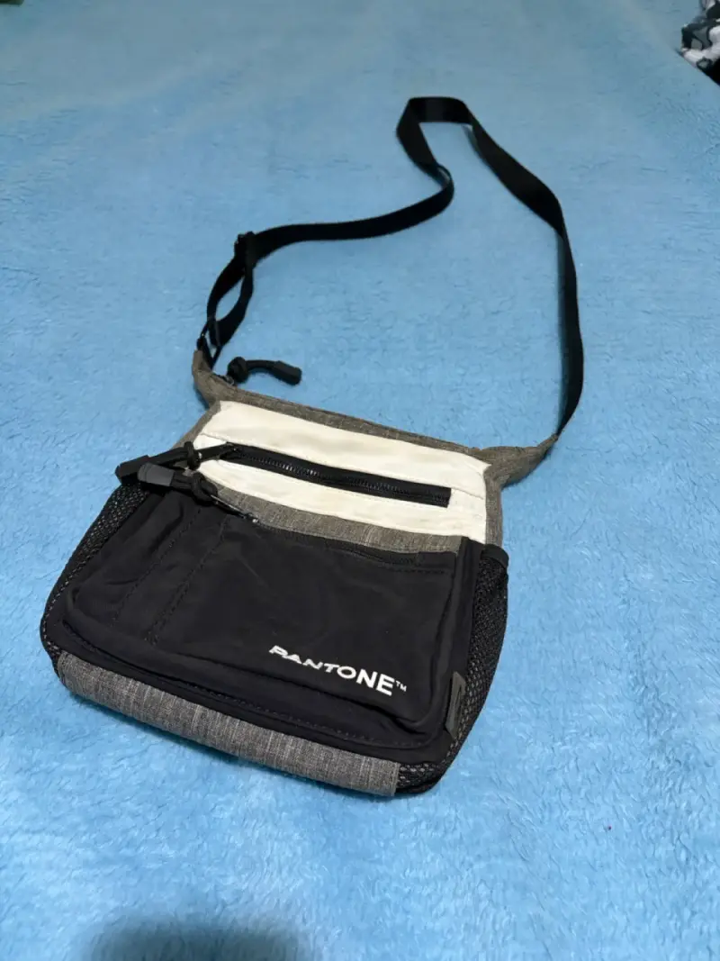 Bandolera Pantone negra y gris