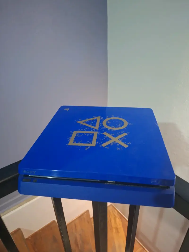 Consola PS4 edición especial azul "Days of Play" - 1