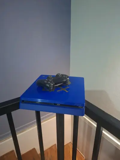 Consola PS4 edición especial azul "Days of Play" - miniatura 3