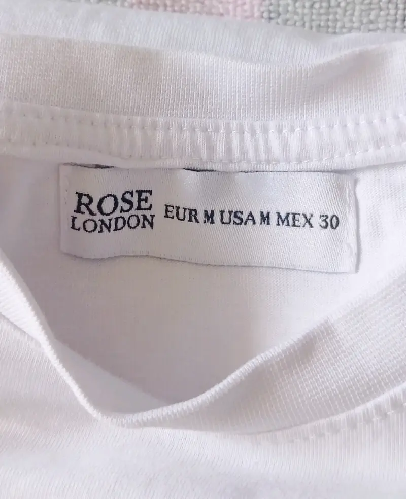 Polera blanca con texto talla M - 4