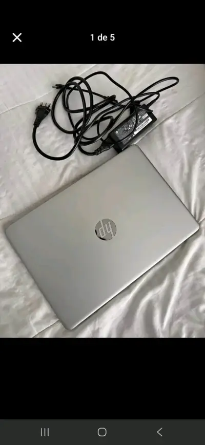 Notebook HP plateado - miniatura 1