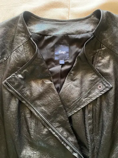 Chaqueta negra Gap de cuero sintético Talla S - miniatura 2