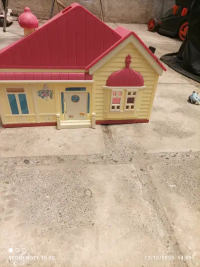 Casa de muñecas - miniatura 2
