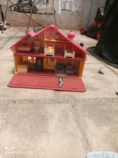 Casa de muñecas - miniatura 5