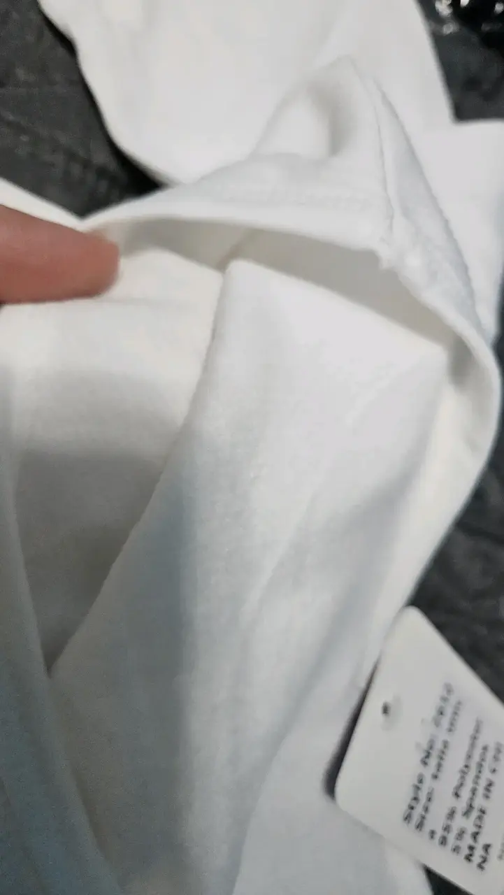 Sudaderas blancas y negras - 3