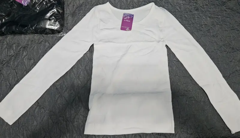Sudaderas blancas y negras - 4