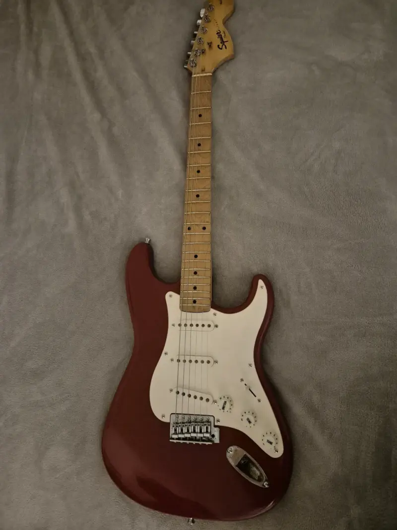 Guitarra eléctrica Squier by Fender Affinity Serie - 1