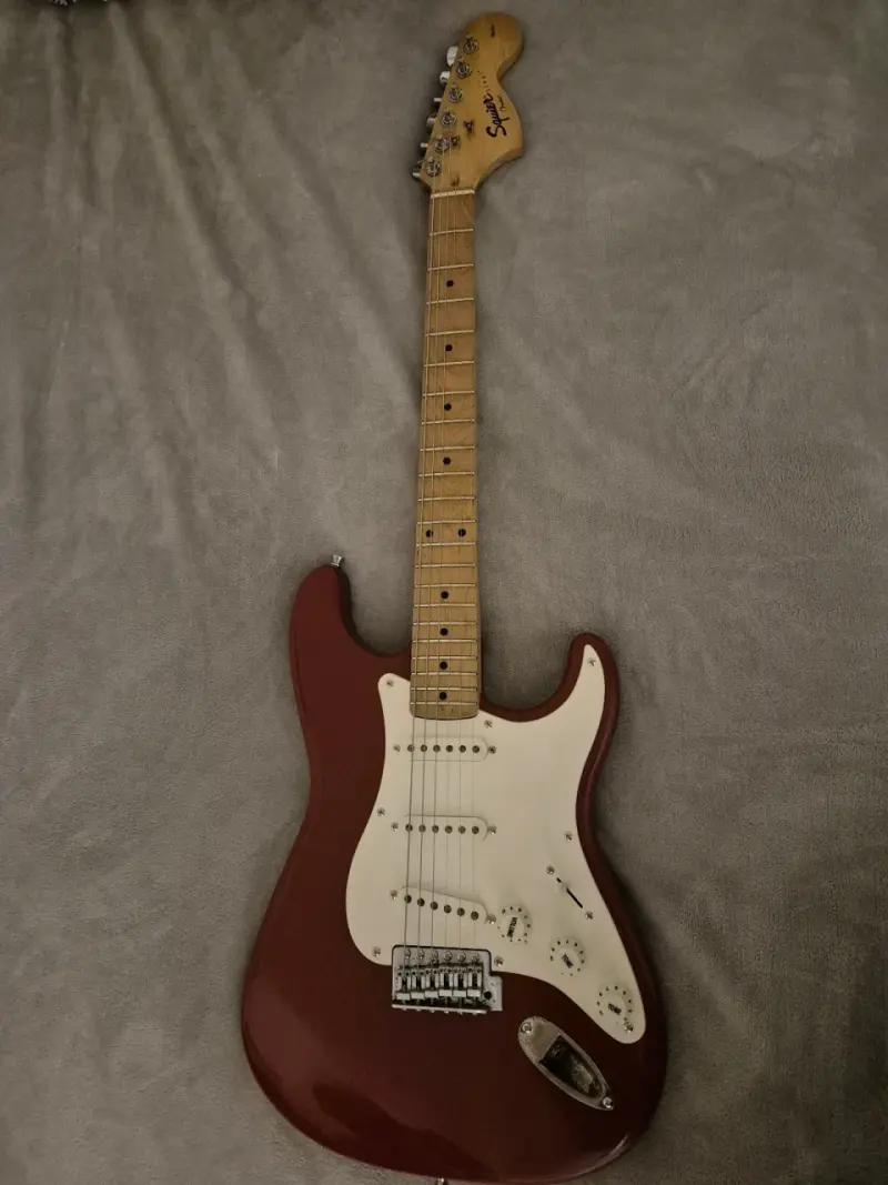 Guitarra eléctrica Squier by Fender Affinity Serie - 2
