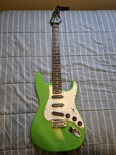 Guitarra eléctrica Aria Pro II Stratocaster verde - miniatura 1