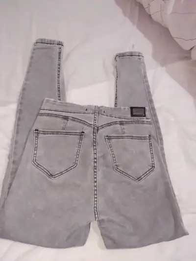 Jeans gris con botones stn talla 42 - miniatura 3
